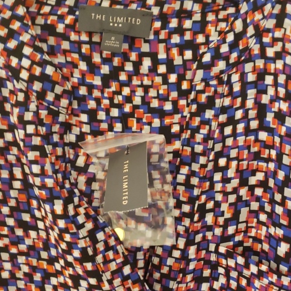 THE LIMITED Super Cute Blouse w/ pocket - Picture 2 of 6